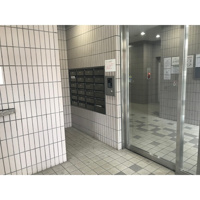 Cortile自由ヶ丘のエントランス