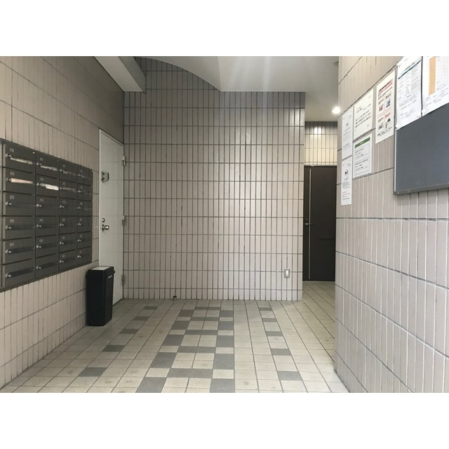 Cortile自由ヶ丘のエントランス