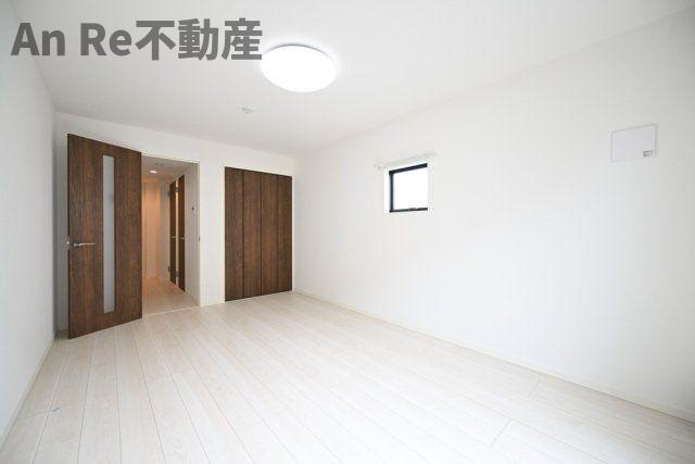 メルクリオ東川口の洋室
