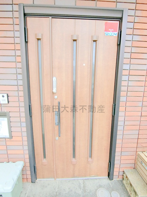 山王一丁目戸建の玄関