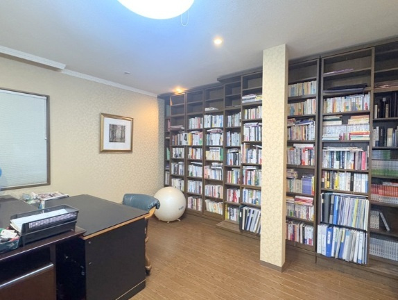 山王一丁目戸建の洋室|洋室11.4帖