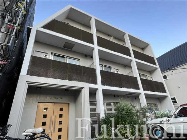 ザ・テレス下馬の外観