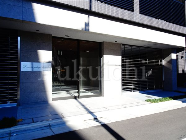 目黒区目黒本町２丁目の賃貸マンションのエントランス