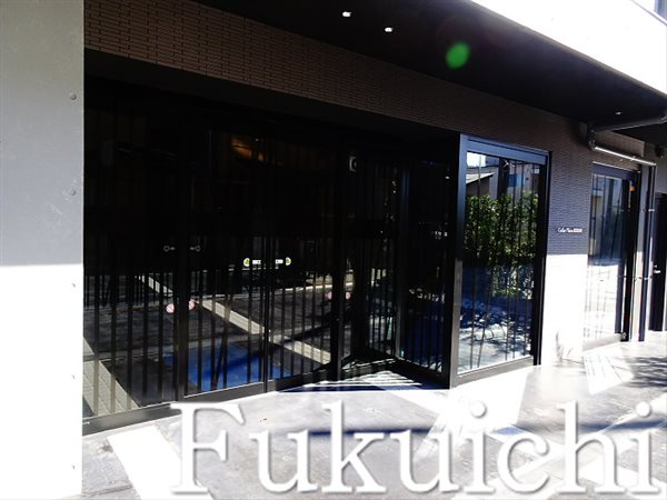 Ｃｅｄａｒ　Ｐｌａｚａ目黒本町のエントランス