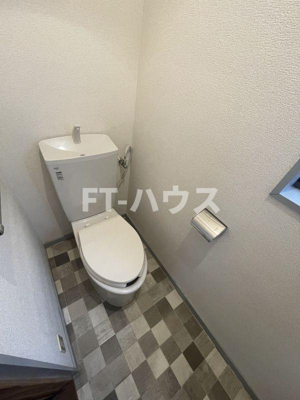 千葉市花見川区長作台一丁目戸建てのトイレ