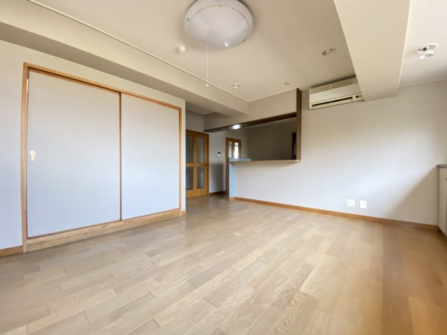 レークヒルIの居間・リビング