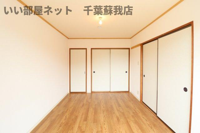 ファーストヴューラ弐番館の洋室|使い勝手のいい洋室です