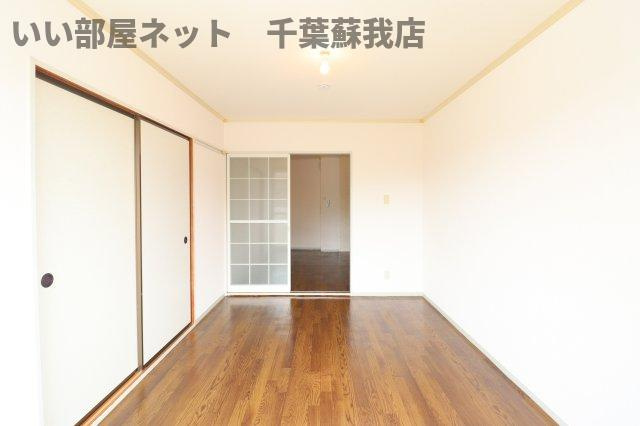 ファーストヴューラ弐番館の居間・リビング|使いやすい居間です