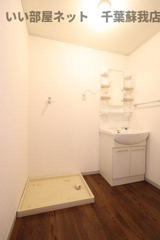 ファーストヴューラ弐番館の洗面所|広い洗面スペース
