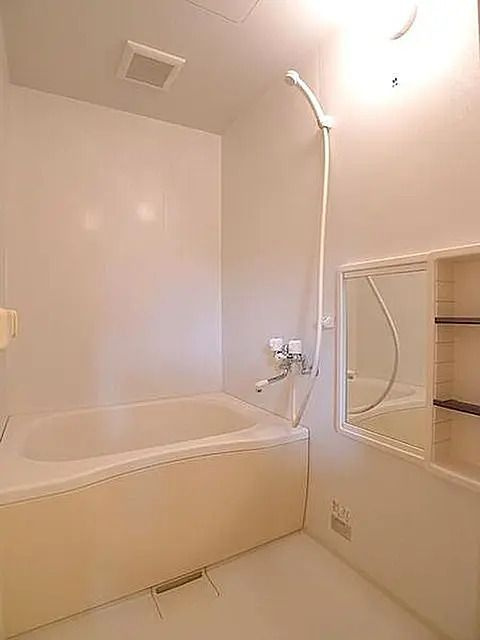 クレセントハウスⅠの浴室|コンパクトで使いやすいお風呂です