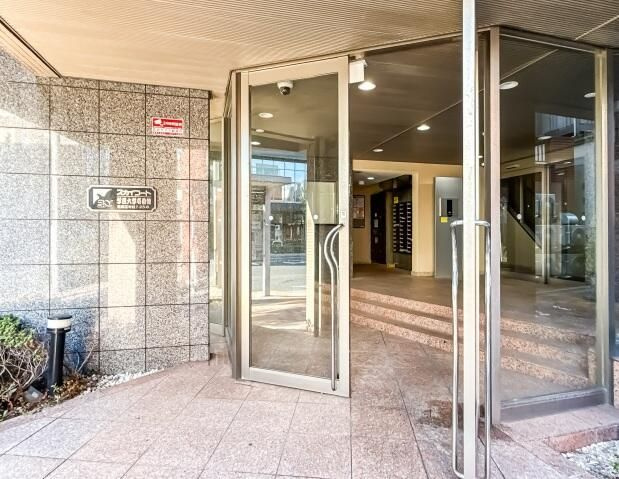 スカイコート学芸大学壱番館のエントランス