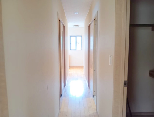 売中古戸建　藤枝市時ケ谷の内装|全ての部屋、設備が廊下で繋がっています！