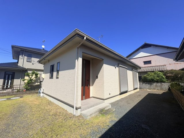 売中古戸建　藤枝市時ケ谷の外観|通り側に大きな窓がなくプライベートが守られます！