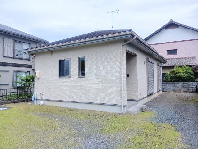 売中古戸建　藤枝市時ケ谷の外観|通り側に窓がなくプライベートが守られます！