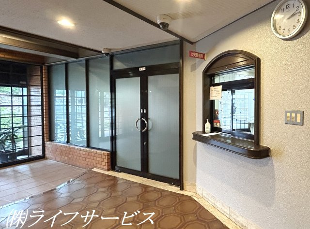 【エントランス】 | ロイヤルハイツ新大阪 | エントランスホール