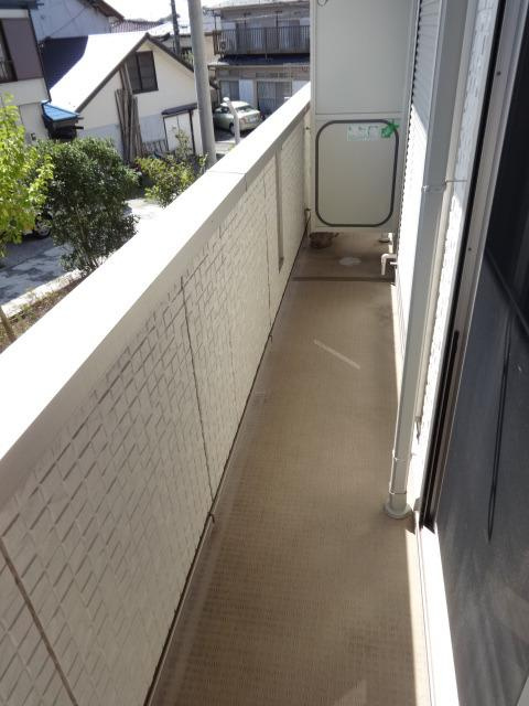 スカイヒル横濱六ッ川　B棟のバルコニー