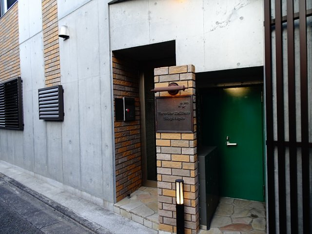 スリースターレジデンス学芸大学のエントランス