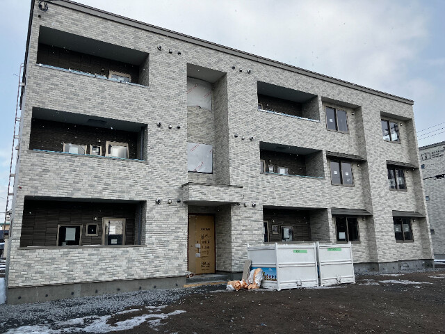 苫小牧市旭町１丁目のアパート