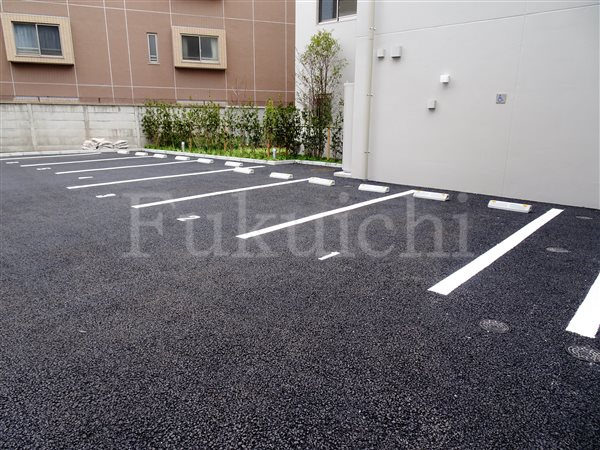 バルム下馬の駐車場
