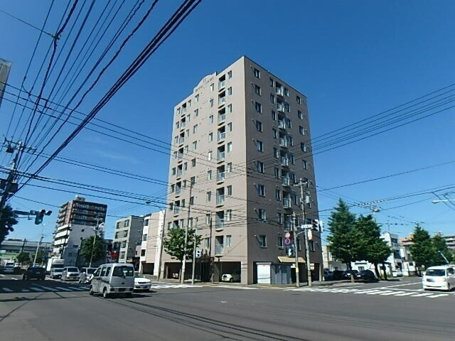 ロイヤルコート３３