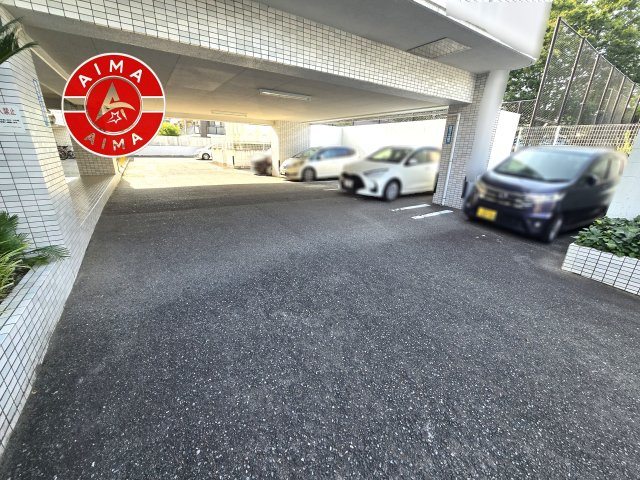 ライオンズマンション長住南第2の内観：施工例|玄関先で訪問者を確認できるため、防犯面でも安心です。
