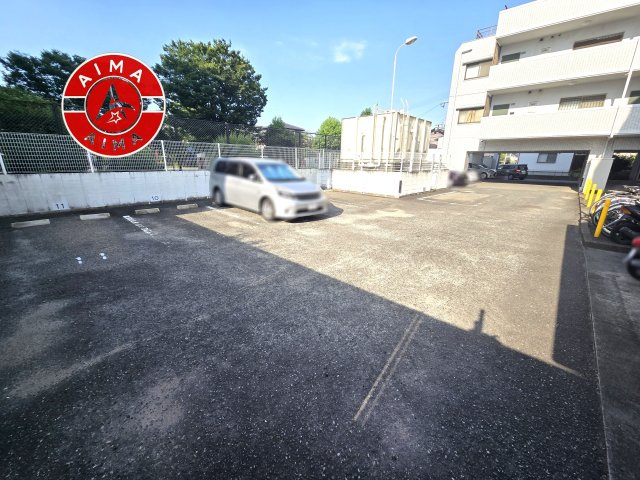 ライオンズマンション長住南第2の駐車場|敷地内の駐車場です。