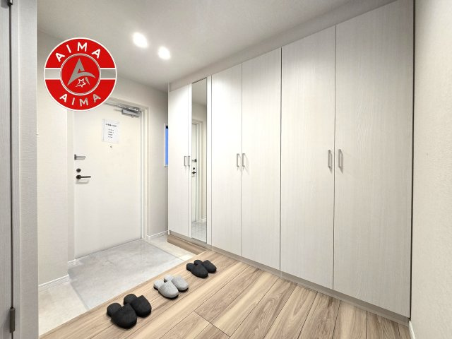 ライオンズマンション長住南第2の収納|家族全員の靴をすっきりと片付けられるため、生活感の出やすい玄関をいつでも綺麗な状態に保てます。