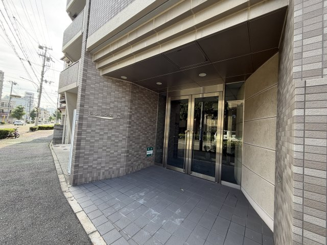 レシェンテ六甲のエントランス