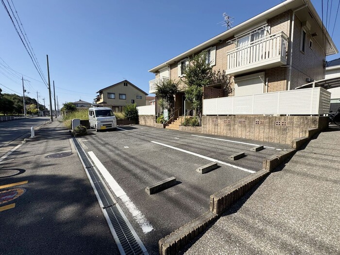 ルヴェールの駐車場