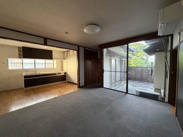 宮野K戸建の居間・リビング