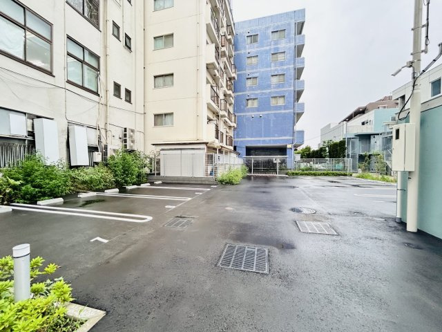 【駐車場】