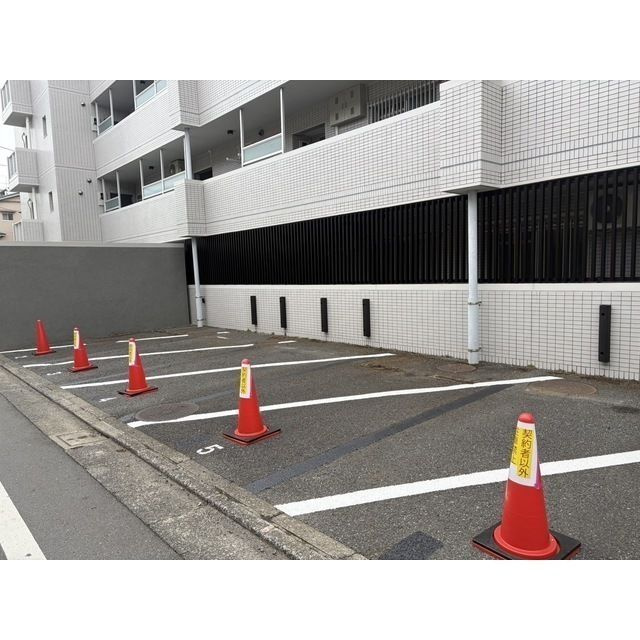 ＲＥＳＴＡ目黒の駐車場
