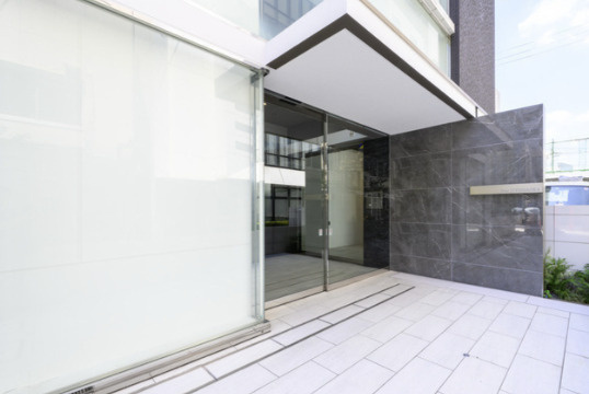 ｆｉｎｏ　ＪＩＹＵＧＡＯＫＡ のエントランス