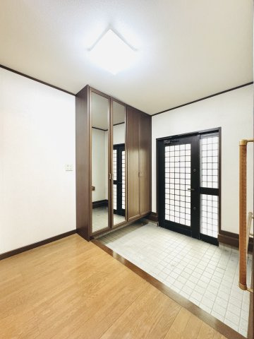 伊勢崎市若葉町　中古住宅の洋室