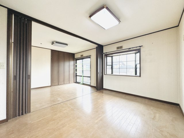 伊勢崎市若葉町　中古住宅の洋室