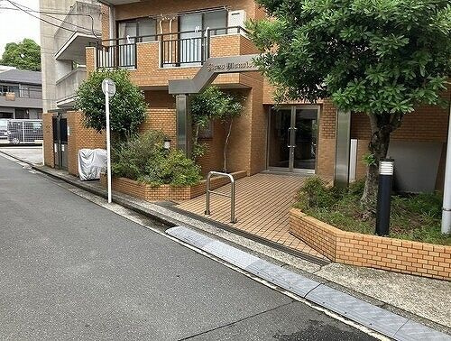 ライオンズマンション井土ヶ谷第７のエントランス