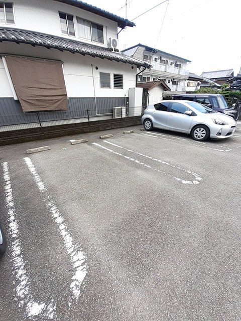ハウス・パーシモンの駐車場|駐車場