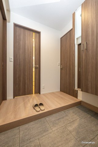 Glicina（グリシーナ）の玄関