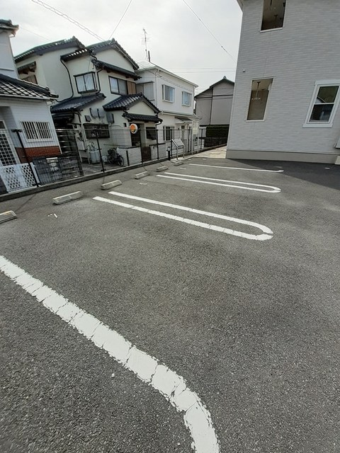 シャルル　ウィンドウの駐車場|駐車場