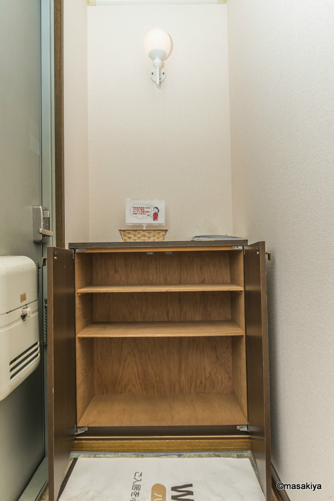 ライブリーパーク高橋の玄関|室内写真は同じ建物内の別のお部屋のものです。参考にご覧ください。