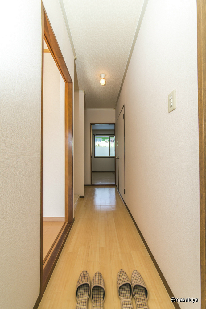 ライブリーパーク高橋の玄関|室内写真は同じ建物内の別のお部屋のものです。参考にご覧ください。