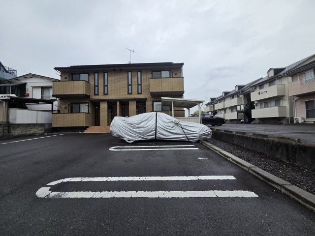 ハイフィールドの駐車場