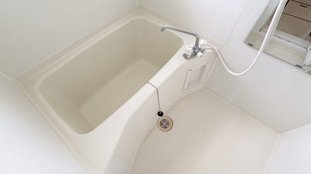 伏見台ハイツの浴室