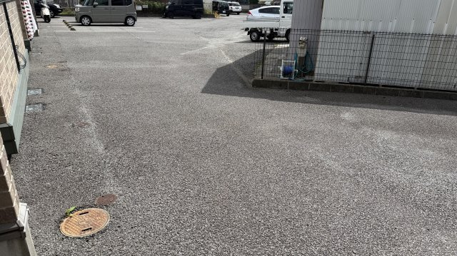 伏見台ハイツの駐車場