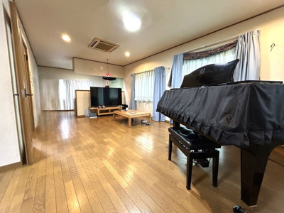 【居間・リビング】 | 岩倉南木野町　中古戸建【岩倉南小学校区・車2台駐車可】