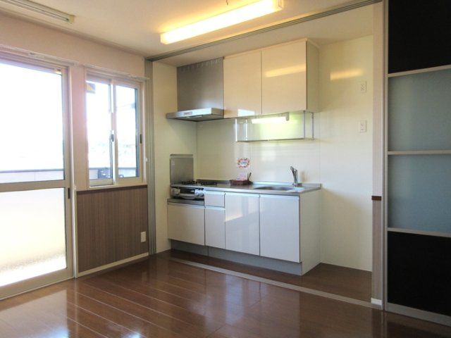 メゾン四日町のキッチン