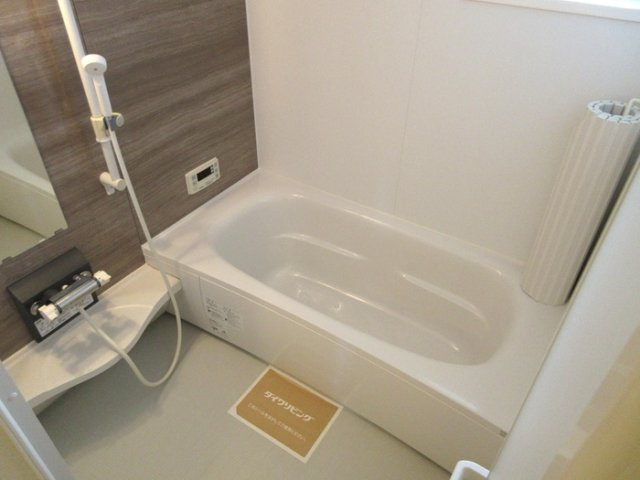 メゾン四日町の浴室