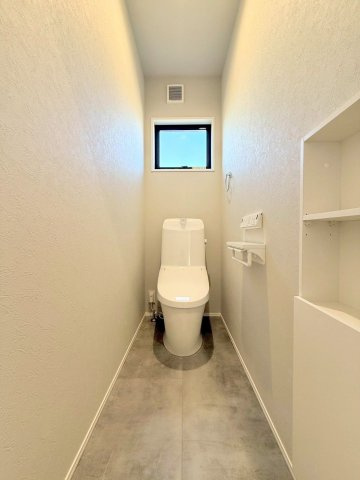 小郡市大崎【1号棟】新築戸建のトイレ|清潔感のあるトイレです