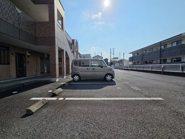 ワンロード・加茂川の駐車場