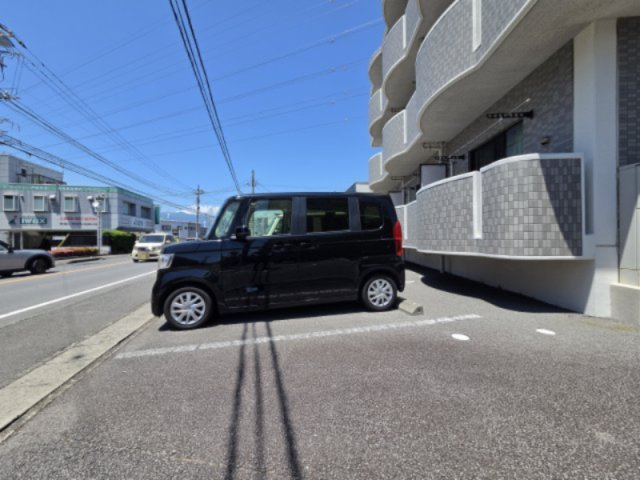 ヴィブレ MAKIⅡの駐車場